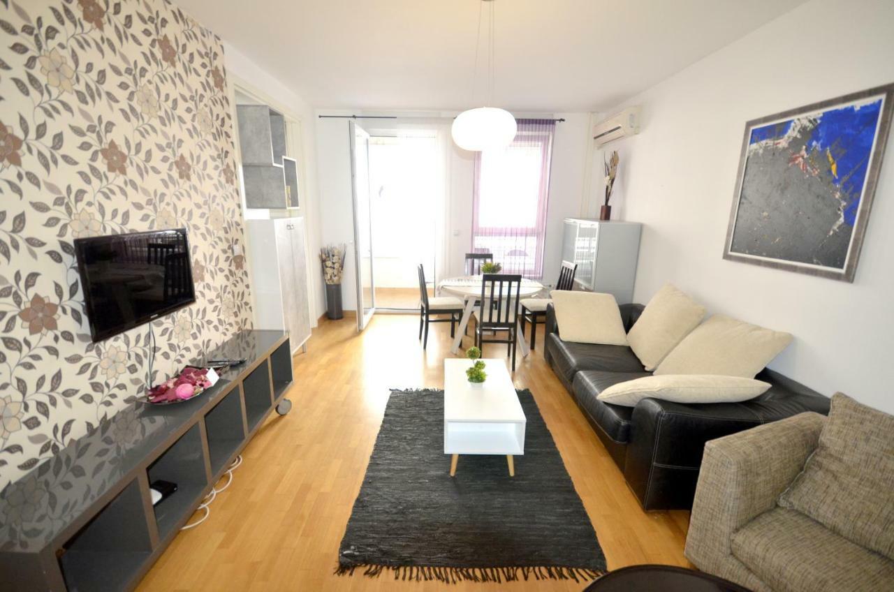 Clean&Cozy Apartments Novi Beograd Bagian luar foto